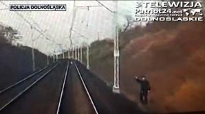 [VIDEO] Dzięki natychmiastowej i prawidłowej akcji policjantów ze Zgorzelca nastolaka nie rzuciła się pod pociąg